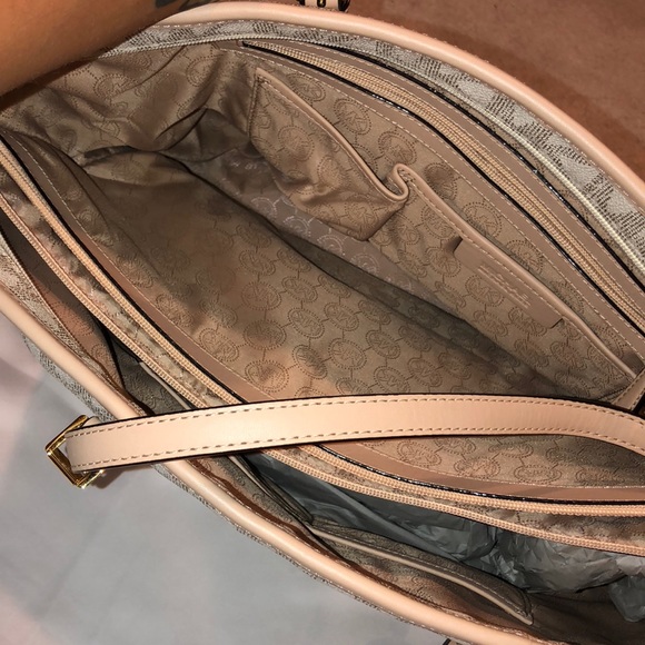 Michael Kors bag - Picture 2 of 3